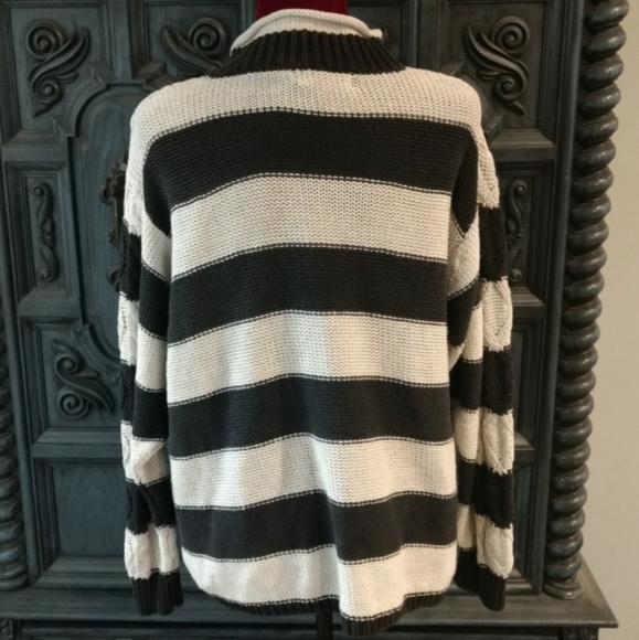 Bundle of 2 Vintage Sweaters - Picture 4 of 16